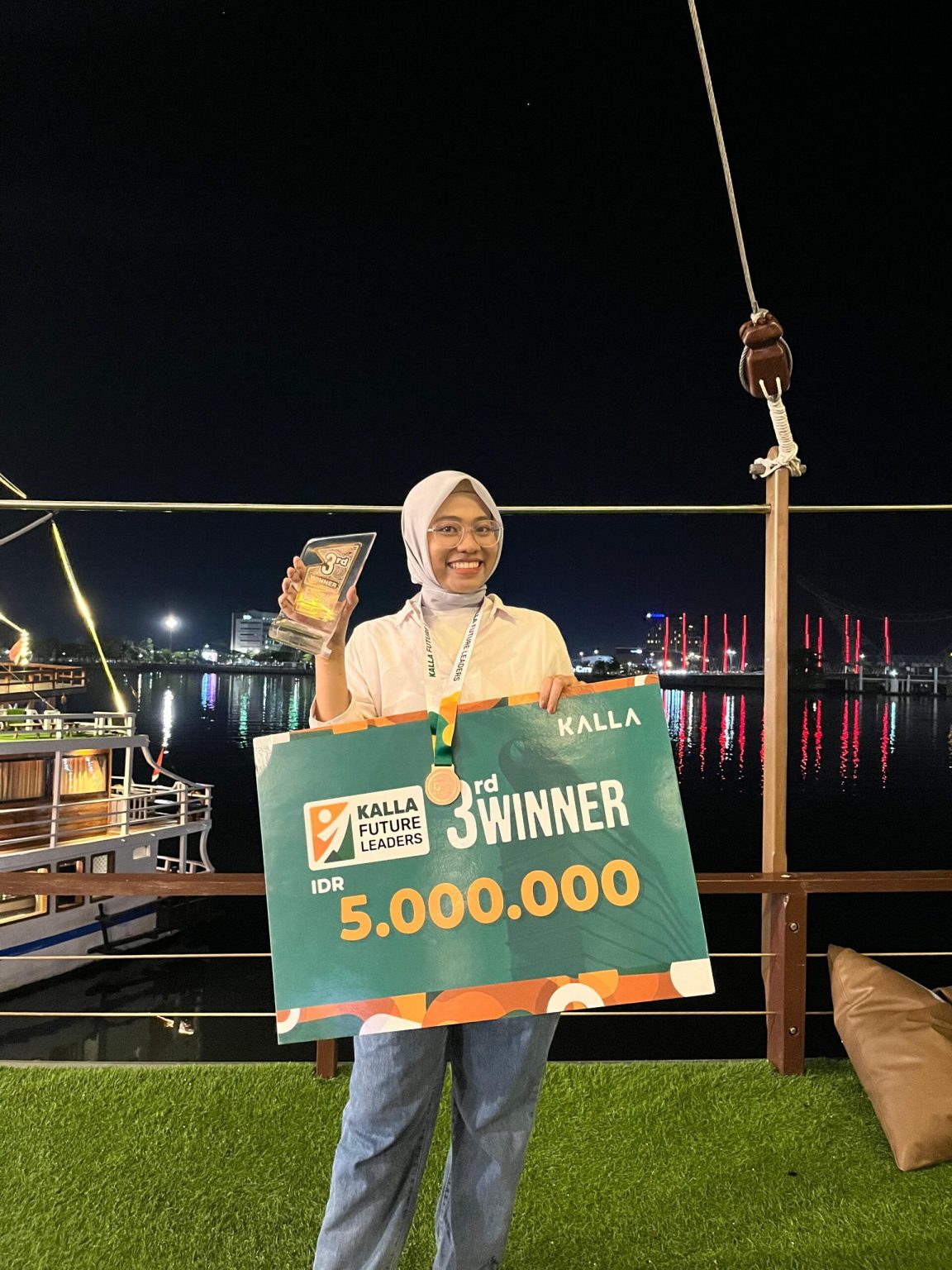 Mahasiswa Bisnis Digital FEB UNM Raih Juara 3 Event Kalla Future Leaders 2024