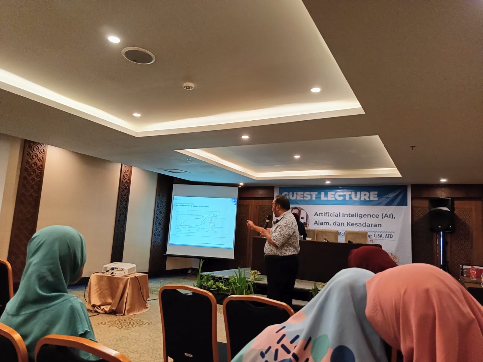 Prodi Bisnis Digital FEB UNM Hadirkan Dr. Ir. Dimitri Mahayana, M.Eng dalam Guest Lecture untuk Perkuat Kurikulum OBE
